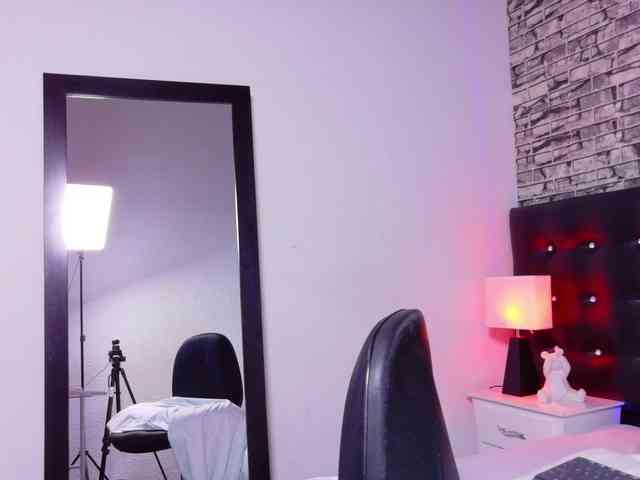 black-pussydoll webcam
