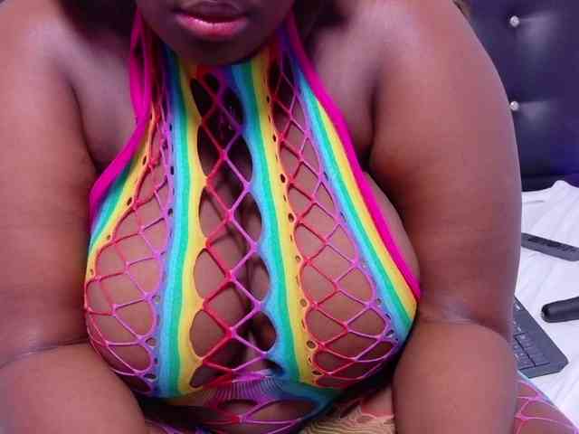 black-pussydoll webcam