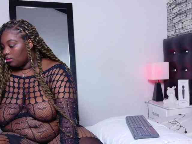 black-pussydoll webcam