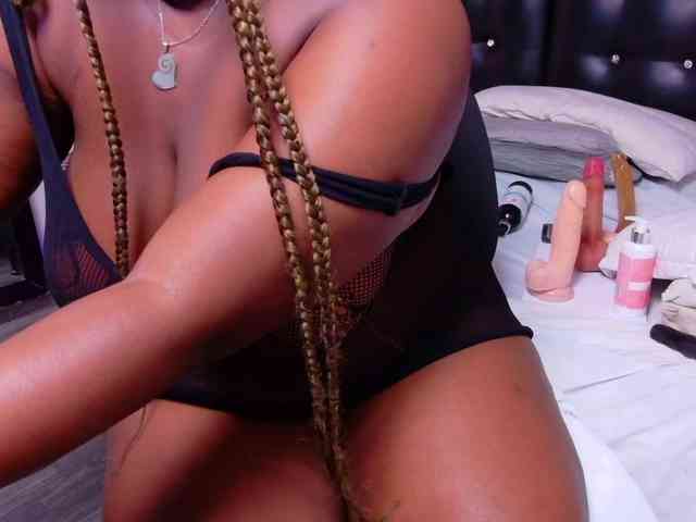 black-pussydoll webcam