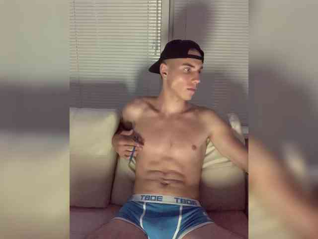 notary Live Webcam on BongaCams
