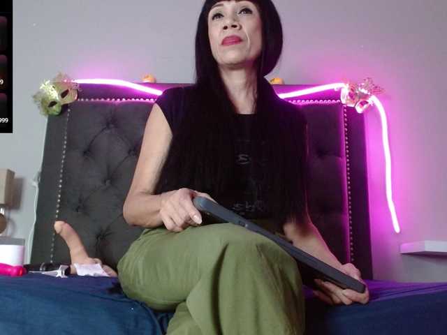 CharlotteLemke's BongaCams show and profile