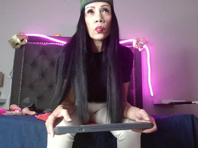 CharlotteLemke's BongaCams show and profile