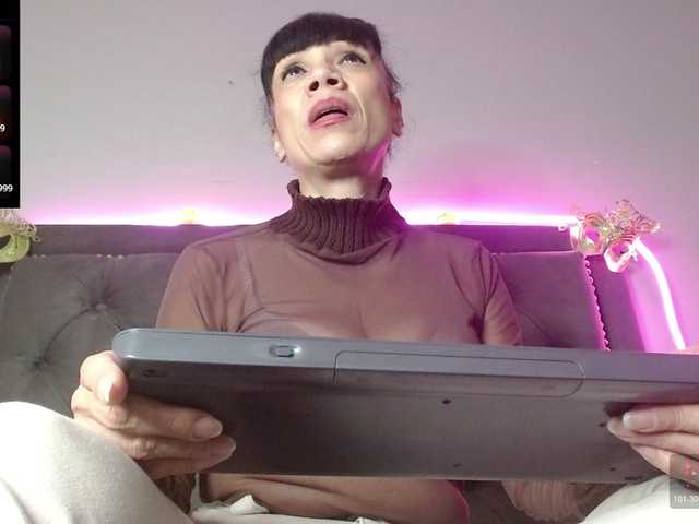 CharlotteLemke's BongaCams show and profile