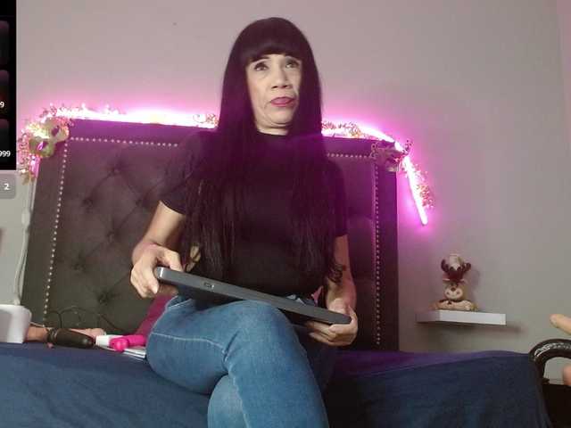 CharlotteLemke's BongaCams show and profile