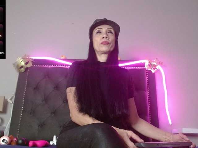 CharlotteLemke's BongaCams show and profile