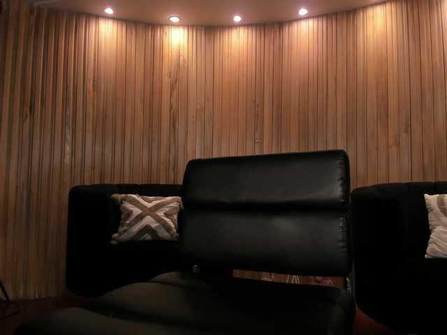 AnnaBrooks's BongaCams show and profile