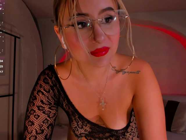 AnnaBrooks live cam profile