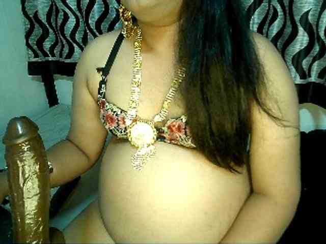 INDIANSISSYCHUBBY Live Webcam on BongaCams