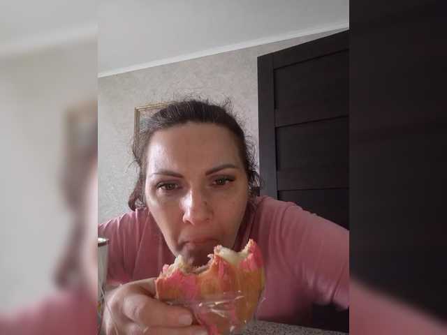 SonyaManya's BongaCams show and profile