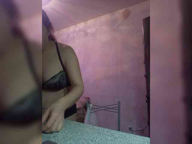 SonyaManya webcam