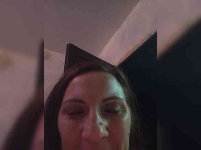 SonyaManya webcam