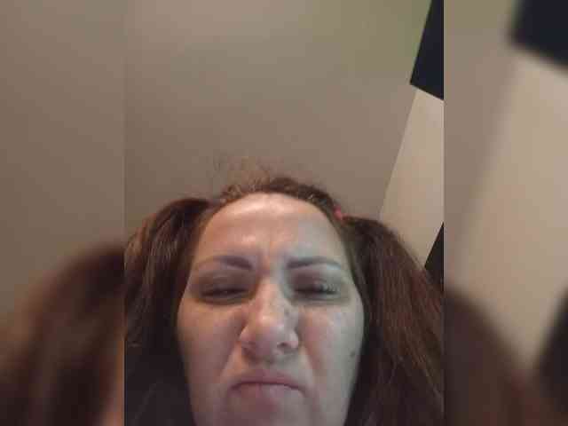 SonyaManya webcam