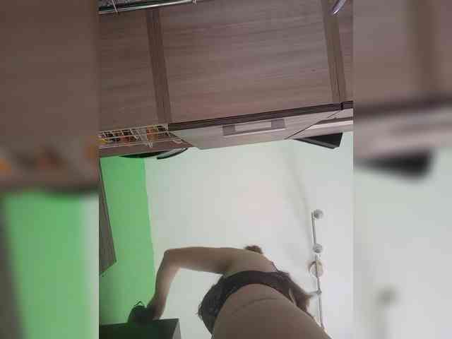SonyaManya webcam