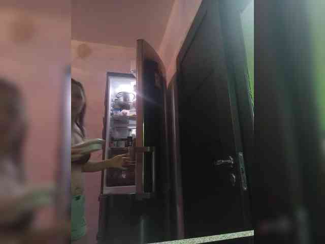 SonyaManya webcam