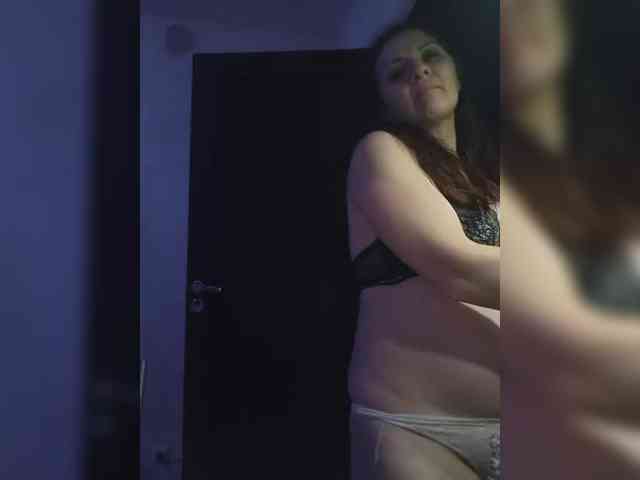 SonyaManya webcam