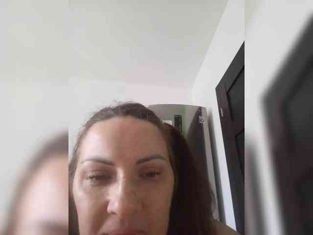 SonyaManya webcam