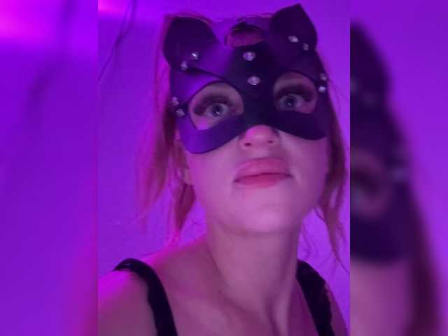 Discover ErnieFlossy from BongaCams