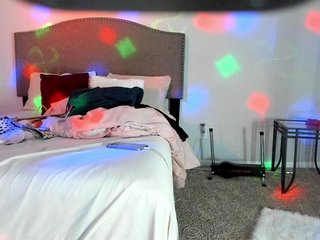 Yiauana Porn Show