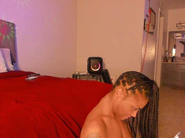 Yiauana's BongaCams show and profile