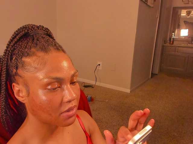 Yiauana's BongaCams show and profile