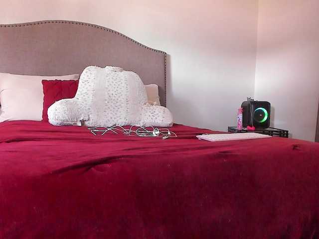 Yiauana's BongaCams show and profile