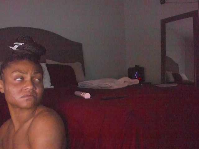 Yiauana's BongaCams show and profile