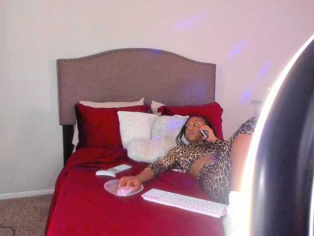 Yiauana Live Cam on BongaCams