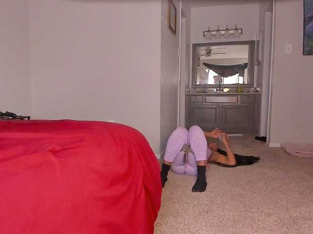 Yiauana's BongaCams show and profile