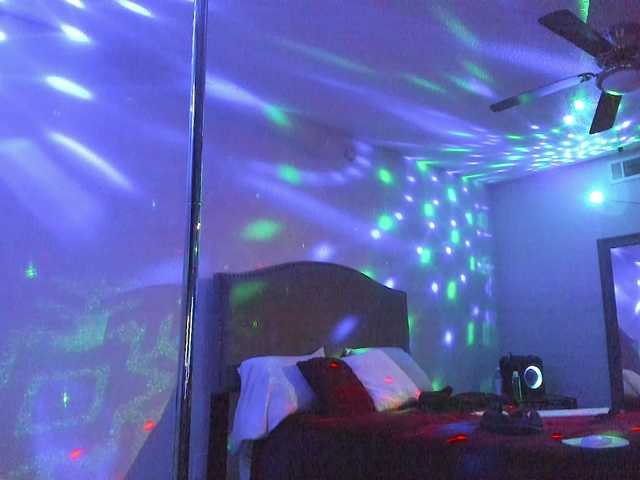 Yiauana's BongaCams show and profile