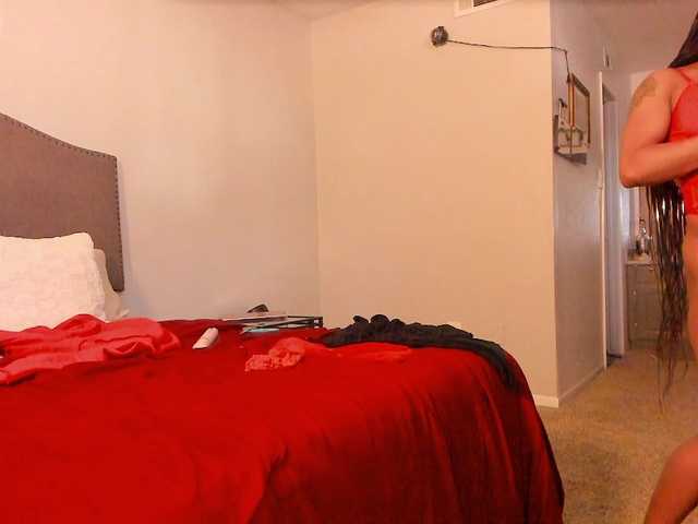 Yiauana's BongaCams show and profile