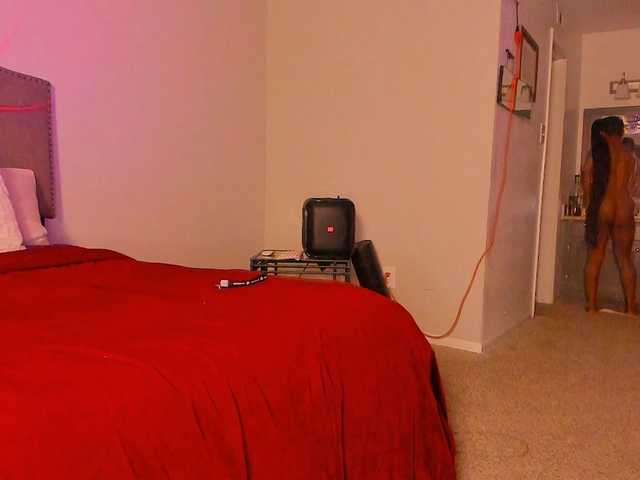 Yiauana's BongaCams show and profile