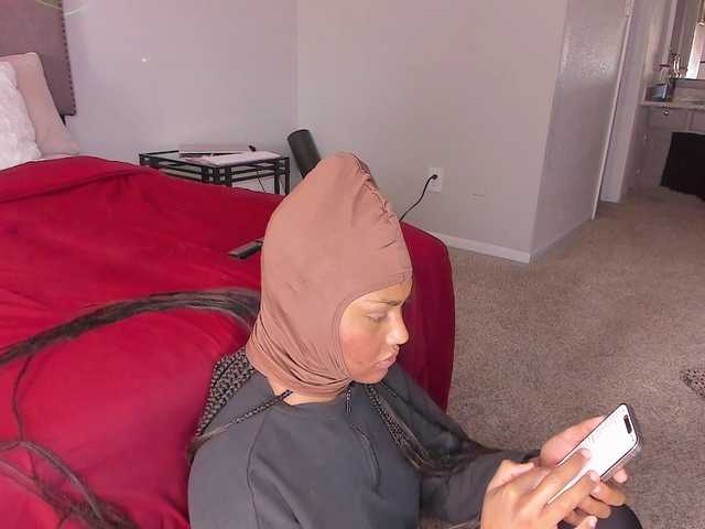 Yiauana's BongaCams show and profile