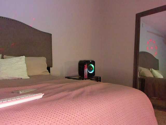 Yiauana's BongaCams show and profile