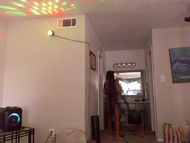 Yiauana's BongaCams show and profile