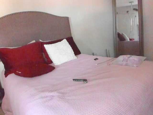 Yiauana's BongaCams show and profile