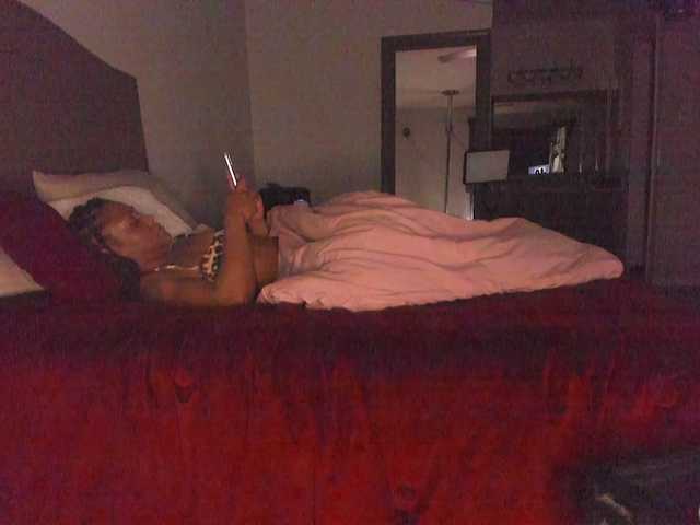 Yiauana's BongaCams show and profile