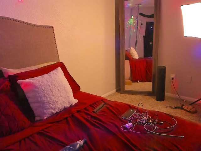 Yiauana's BongaCams show and profile