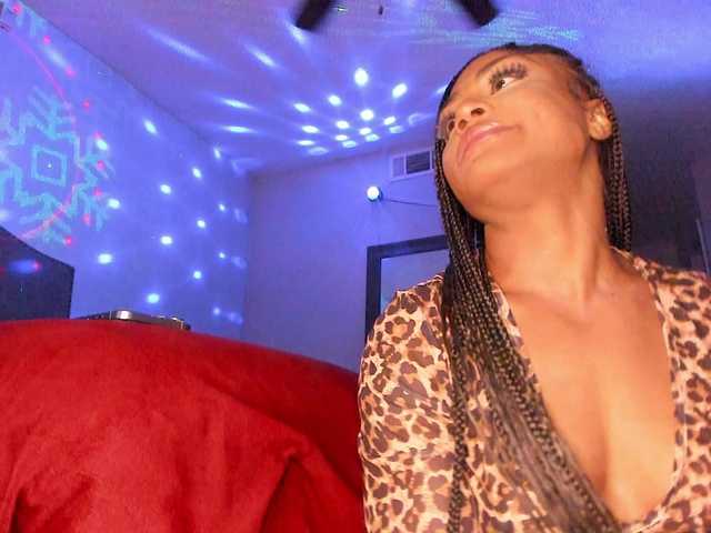 Yiauana from BongaCams