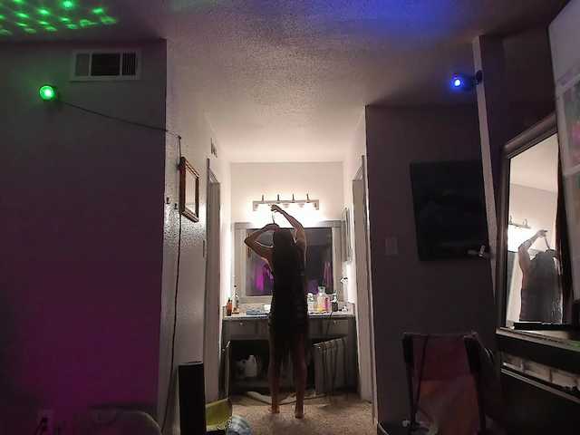 Yiauana's BongaCams show and profile