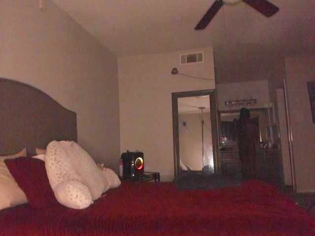 Yiauana's BongaCams show and profile