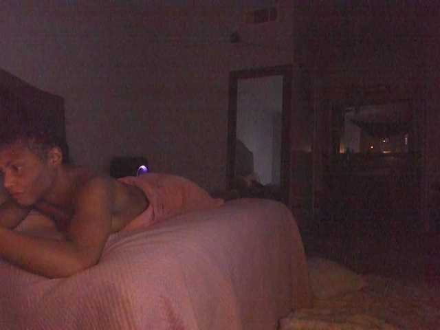 Yiauana's BongaCams show and profile