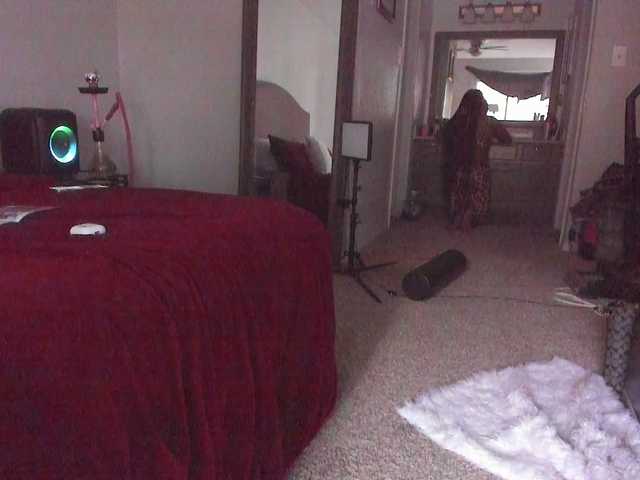 Yiauana's BongaCams show and profile