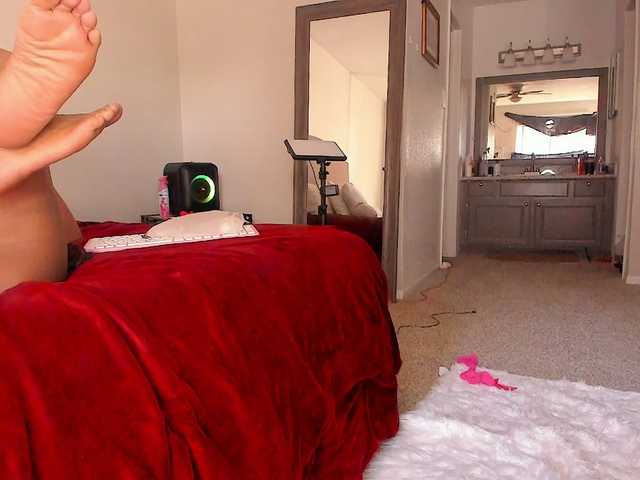 Yiauana's BongaCams show and profile