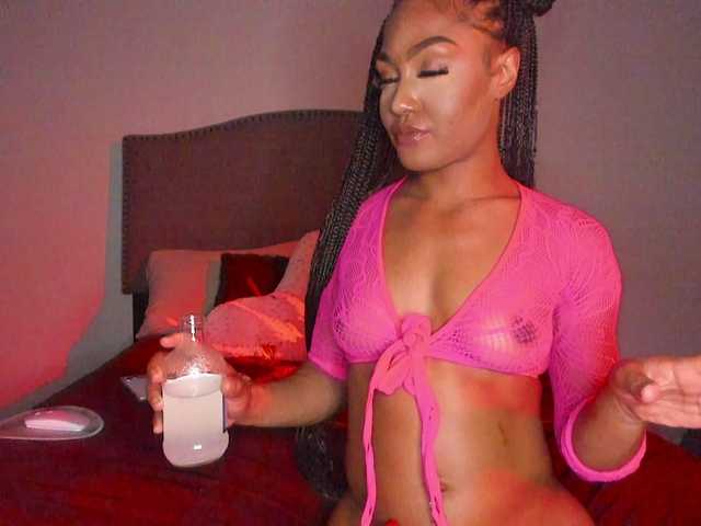 Yiauana's BongaCams show and profile