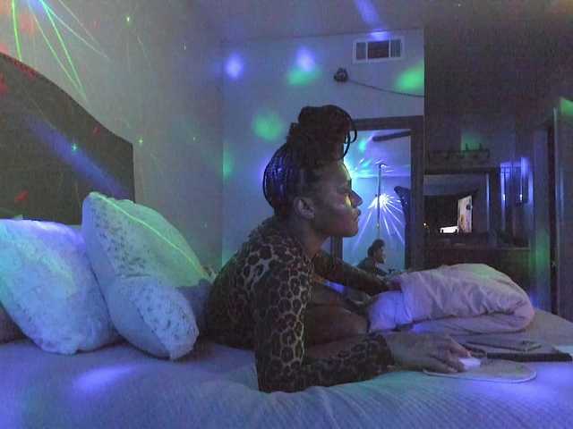 Yiauana's BongaCams show and profile