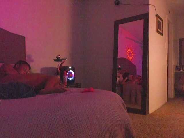 Yiauana's BongaCams show and profile