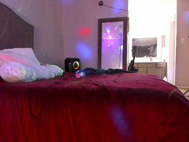 Yiauana's BongaCams show and profile