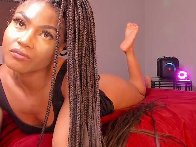 Yiauana's BongaCams show and profile