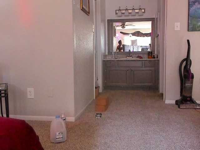 Yiauana's BongaCams show and profile